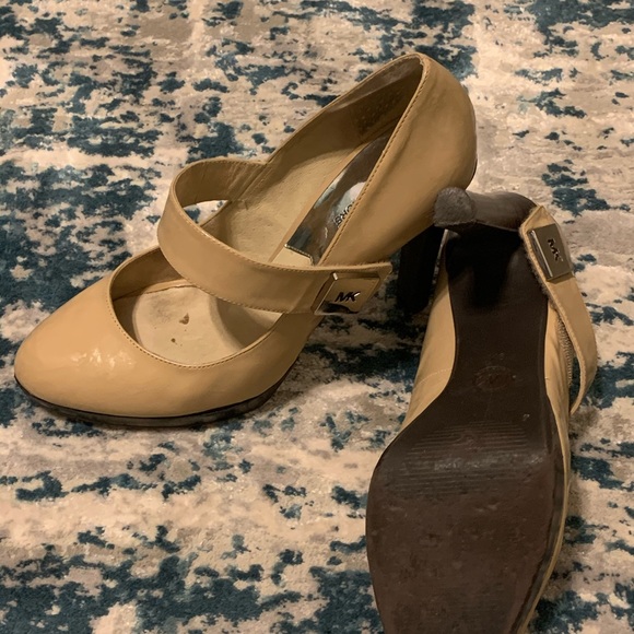 Michael Kors Mary Jane size 9 shoes - Picture 4 of 4